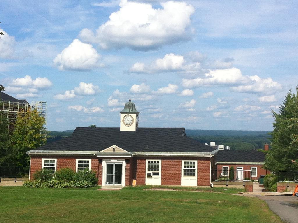 Unb Fredericton Accommodations 外观 照片